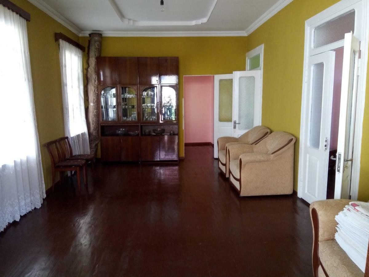 Julia Guest House Kobuleti Exterior photo
